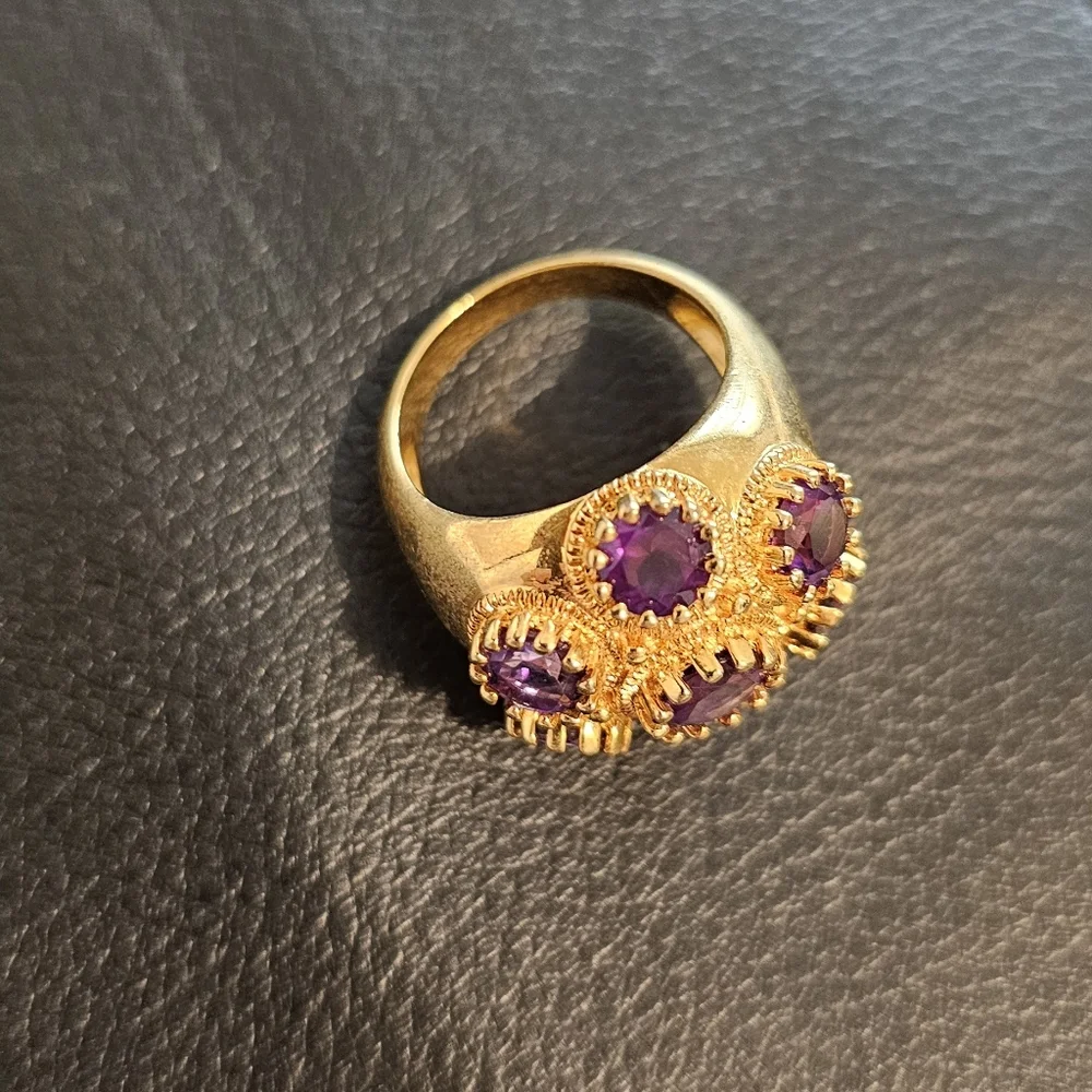 Ring - Picture 3 of 9